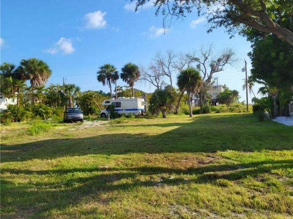 5840 Lauder ST, FORT MYERS BEACH, FL 33931
