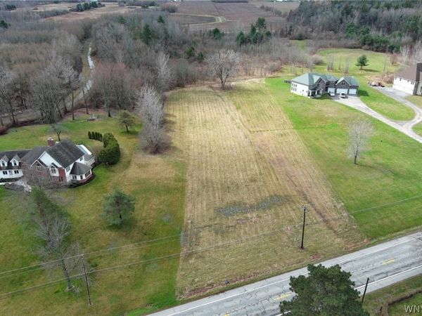 4286 E Lake Road, Wilson, NY 14172