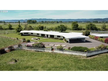 53765 E HONEYMAN RD, Scappoose, OR 97056