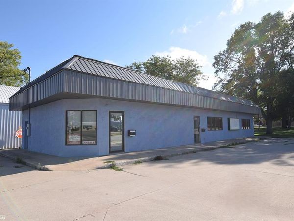 223 Central Avenue W, Clarion, IA 50525