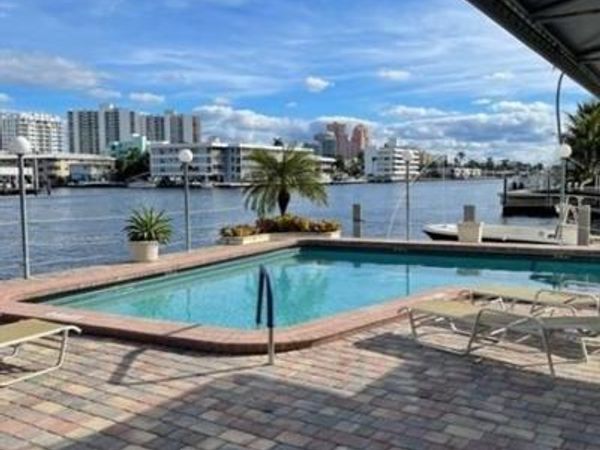 2900 NE 30th St, Unit 5a, Fort Lauderdale, FL 33306