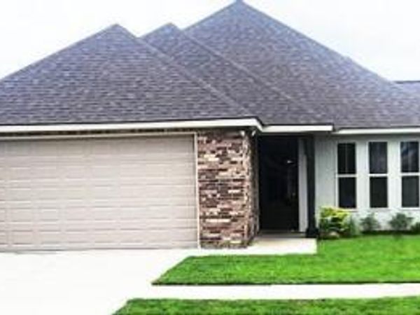 205 Wisteria Bend Circle, Carencro, LA 70520