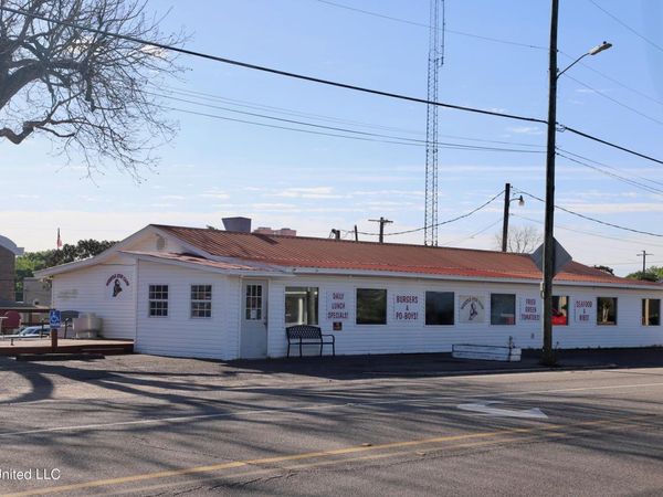 127 N Magnolia Drive, Wiggins, MS 39577