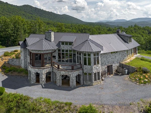 144 Seven Ridges RD, Hot Springs, VA 24445