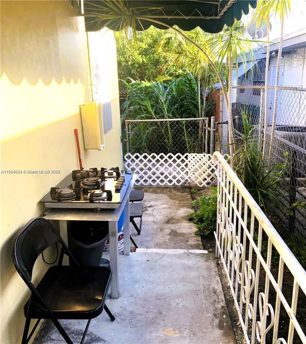 662 E 21st St, Hialeah, FL 33013 Photo