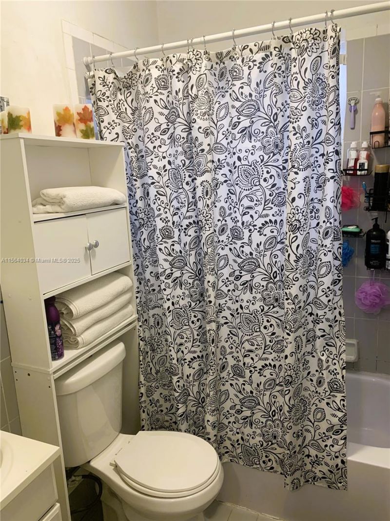 662 E 21st St, Hialeah, FL 33013 Photo