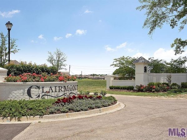 102 Rue Fraise, Zachary, LA 70791