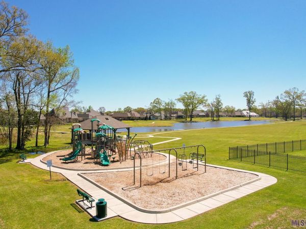 88 Rue Fraise, Zachary, LA 70791