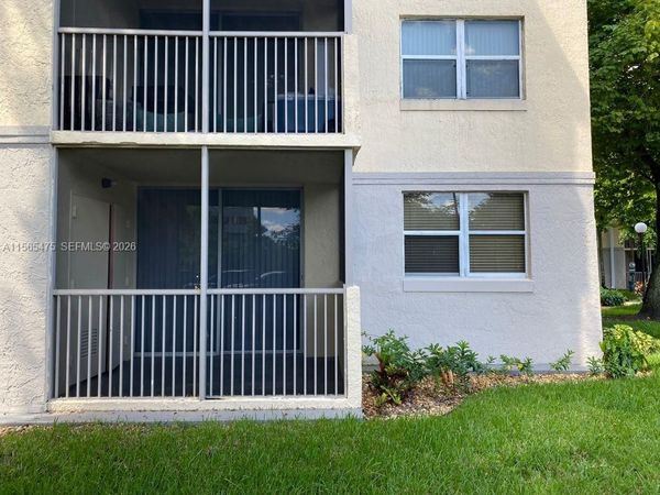 8363 LAKE DR, Unit 101, Doral, FL 33166