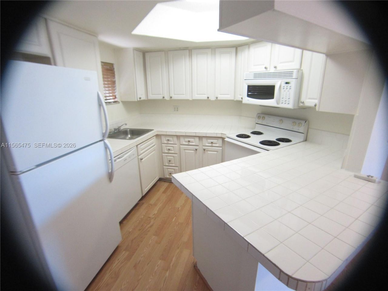 8363 Lake Dr, Unit 101, Doral, FL 33166 Photo