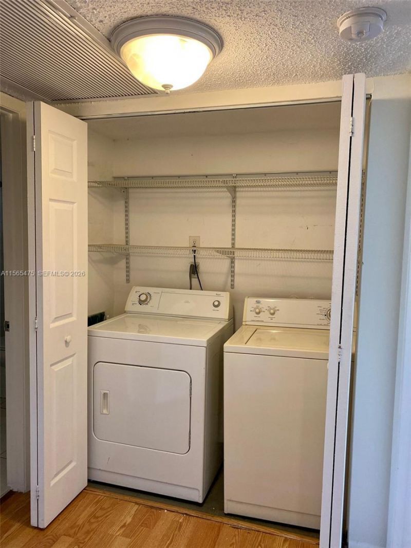 8363 Lake Dr, Unit 101, Doral, FL 33166 Photo