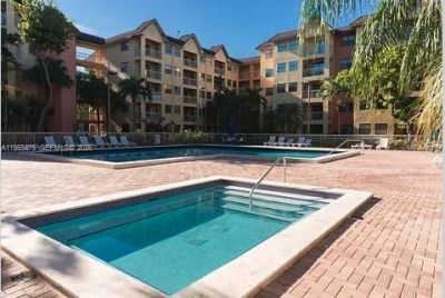 8363 Lake Dr, Unit 101, Doral, FL 33166 Photo