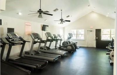 8363 Lake Dr, Unit 101, Doral, FL 33166 Photo