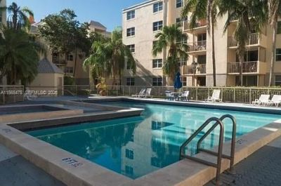 8363 Lake Dr, Unit 101, Doral, FL 33166 Photo