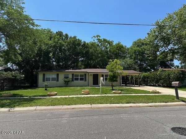 211 Annabelle Drive, Mary Esther, FL 32569