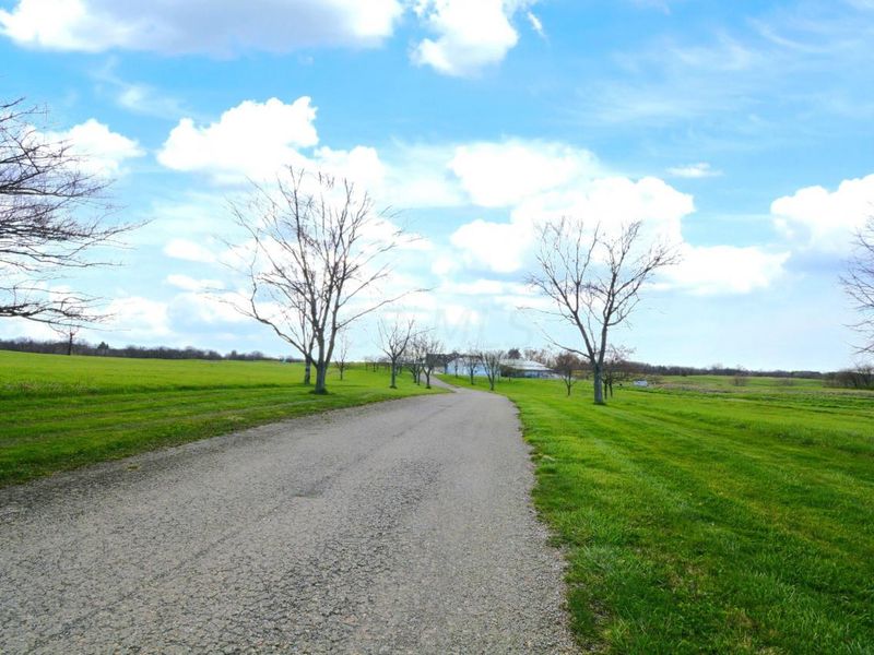 1345 Legend Lane, Alexandria, OH 43001 Photo 9