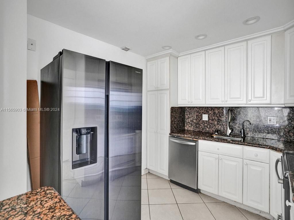 300 Bayview Dr, Unit 906, Sunny Isles Beach, FL 33160 Photo