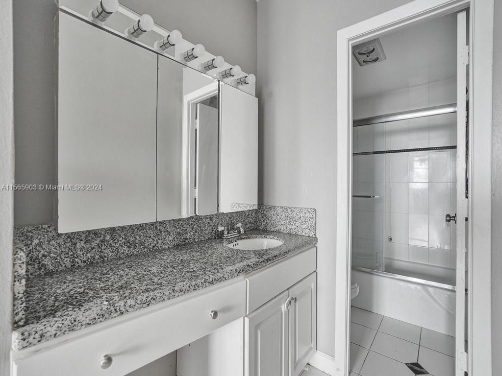 300 Bayview Dr, Unit 906, Sunny Isles Beach, FL 33160 Photo