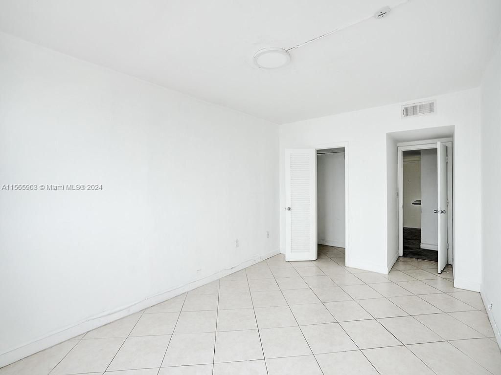 300 Bayview Dr, Unit 906, Sunny Isles Beach, FL 33160 Photo
