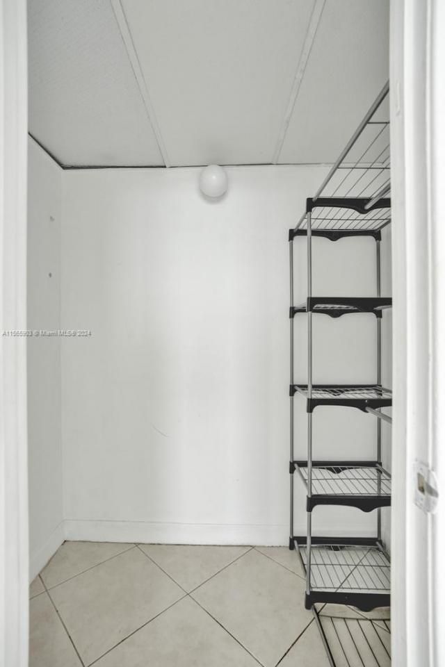 300 Bayview Dr, Unit 906, Sunny Isles Beach, FL 33160 Photo