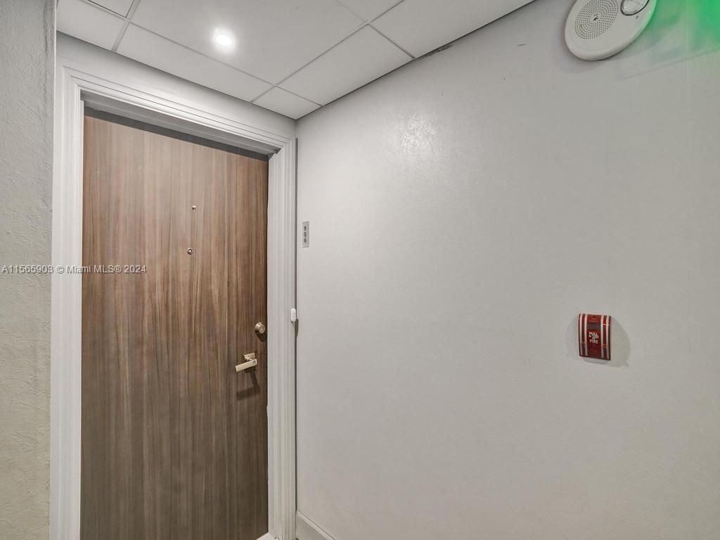 300 Bayview Dr, Unit 906, Sunny Isles Beach, FL 33160 Photo