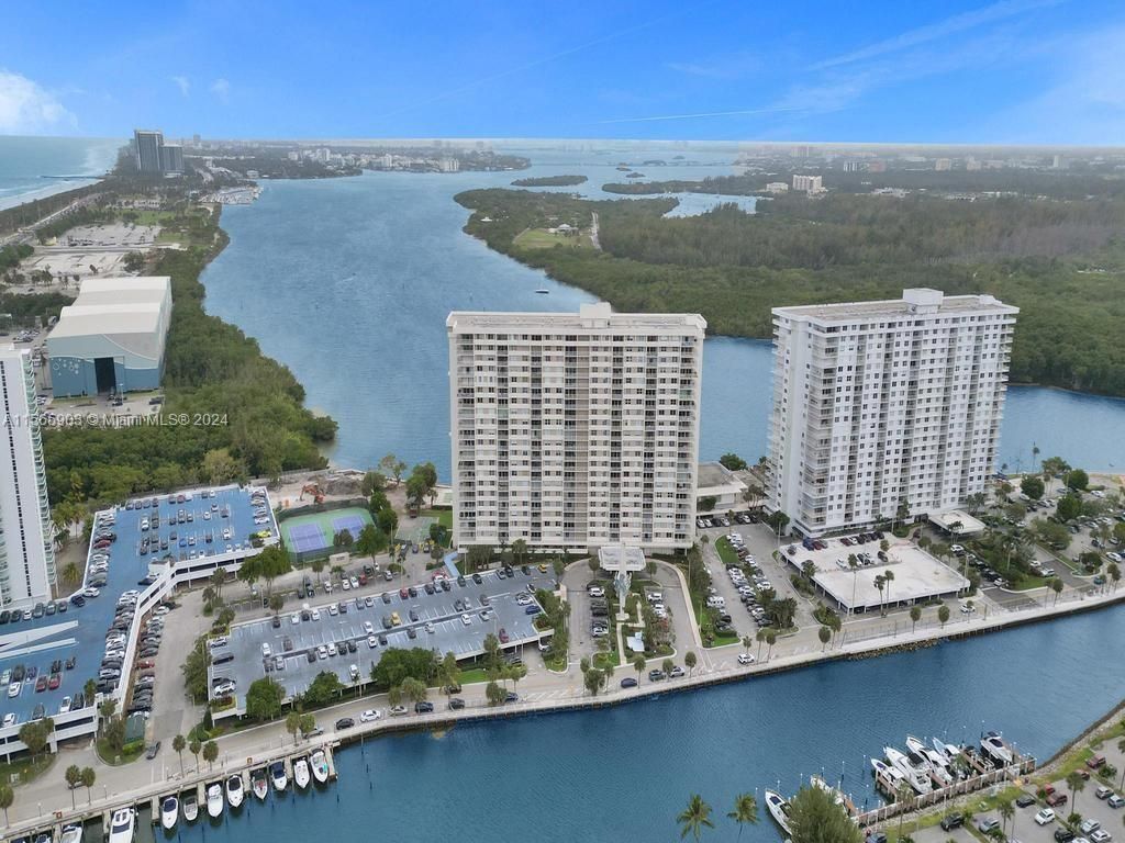 300 Bayview Dr, Unit 906, Sunny Isles Beach, FL 33160 Photo