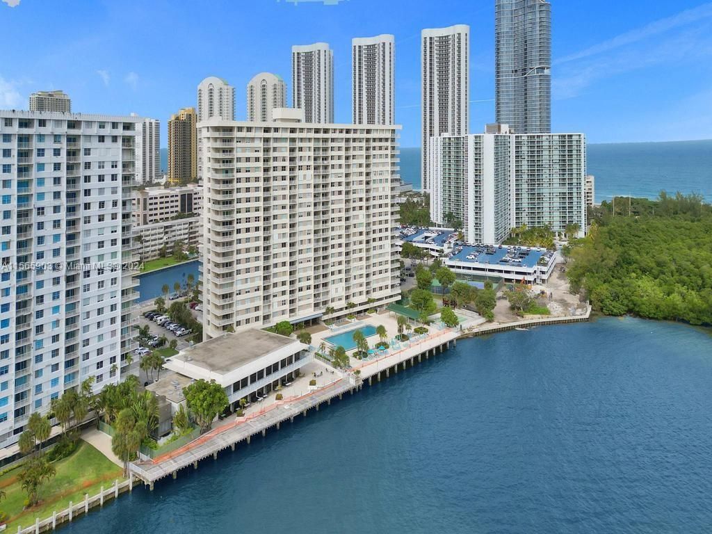 300 Bayview Dr, Unit 906, Sunny Isles Beach, FL 33160 Photo