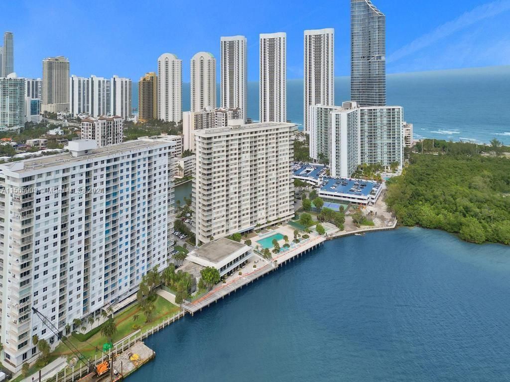 300 Bayview Dr, Unit 906, Sunny Isles Beach, FL 33160 Photo