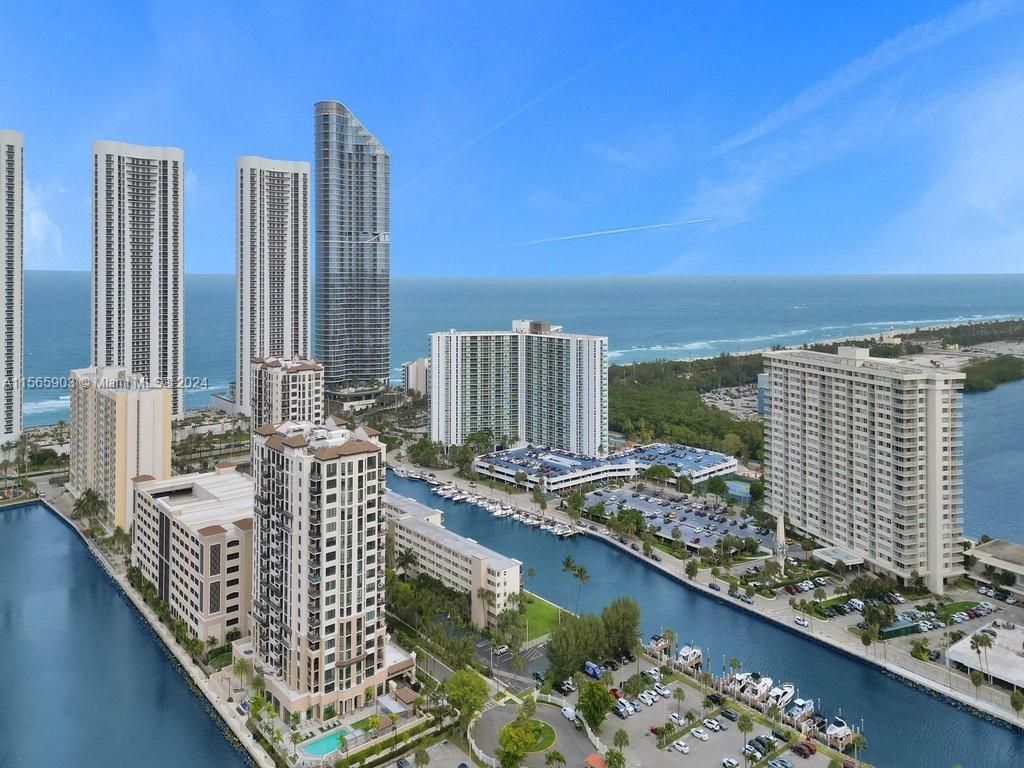 300 Bayview Dr, Unit 906, Sunny Isles Beach, FL 33160 Photo