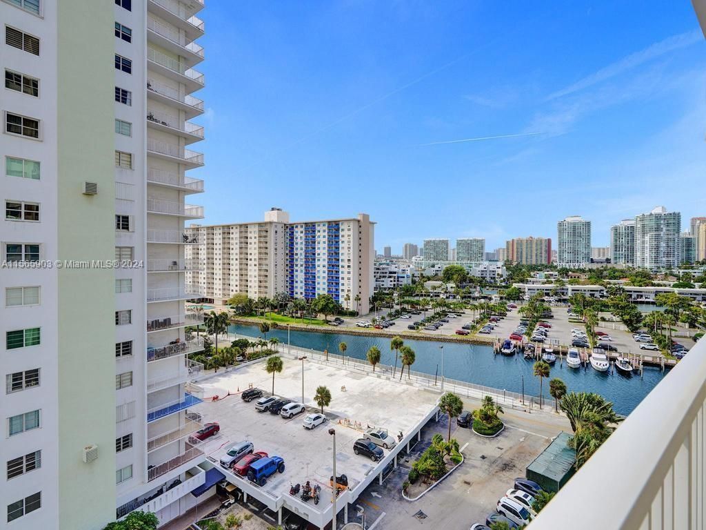 300 Bayview Dr, Unit 906, Sunny Isles Beach, FL 33160 Photo