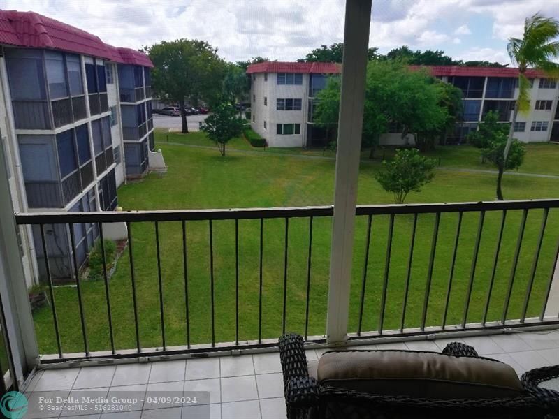 9420 S Hollybrook Lake Drive, Unit 305, Pembroke Pines, FL 33025 Photo