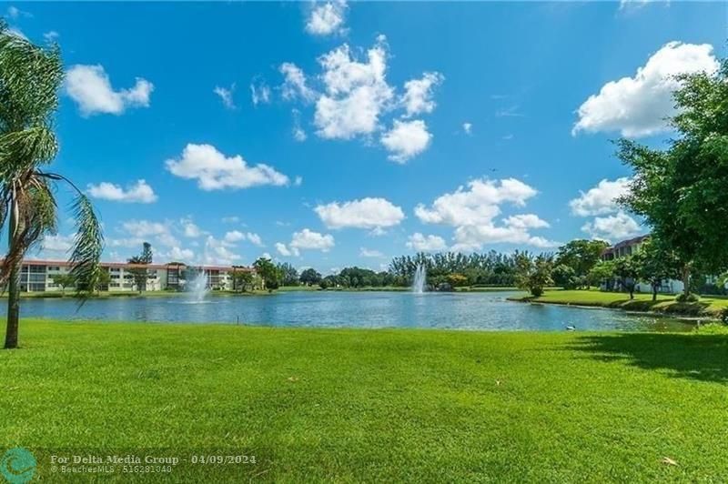 9420 S Hollybrook Lake Drive, Unit 305, Pembroke Pines, FL 33025 Photo