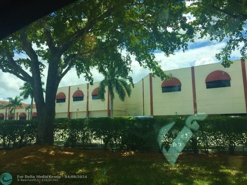 9420 S Hollybrook Lake Drive, Unit 305, Pembroke Pines, FL 33025 Photo