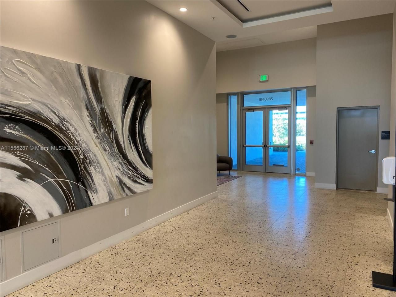 2820 NE 214th St, Unit 909, Aventura, FL 33180 Photo