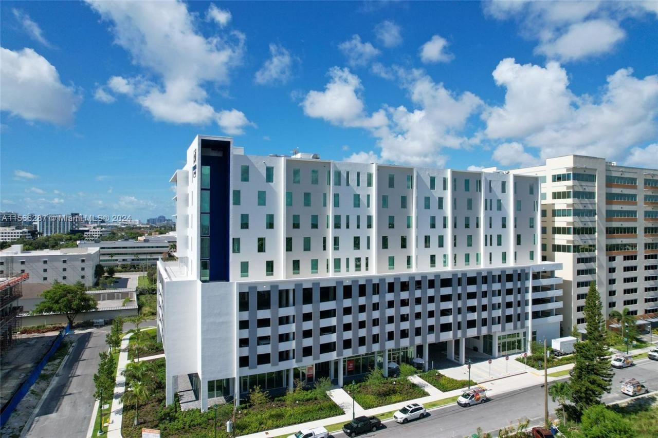 2820 NE 214th St, Unit 909, Aventura, FL 33180 Photo