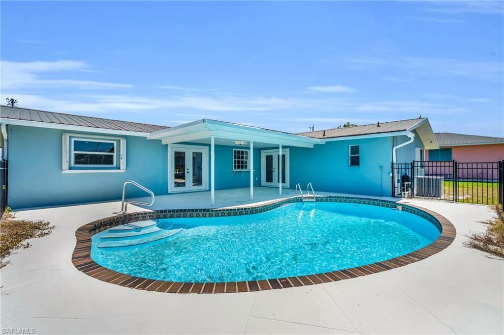 5230 Sarasota Ct, Cape Coral, FL 33904 Photo