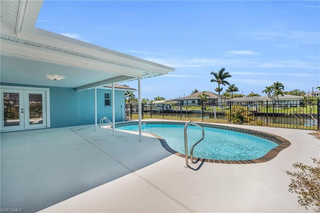 5230 Sarasota Ct, Cape Coral, FL 33904 Photo