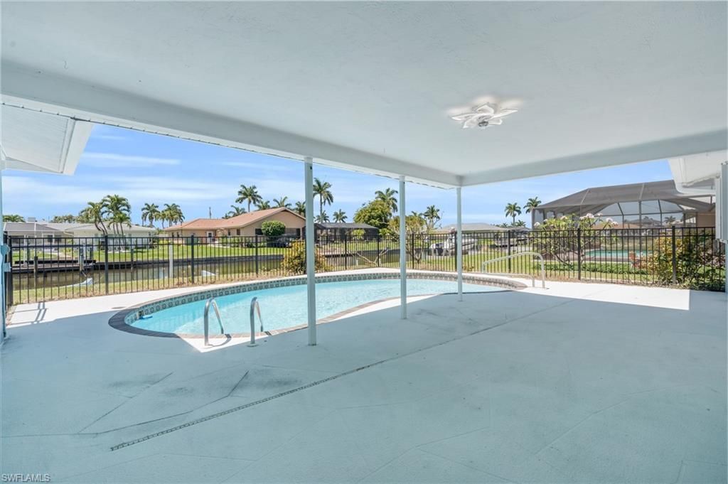 5230 Sarasota Ct, Cape Coral, FL 33904 Photo