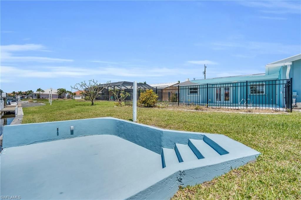 5230 Sarasota Ct, Cape Coral, FL 33904 Photo
