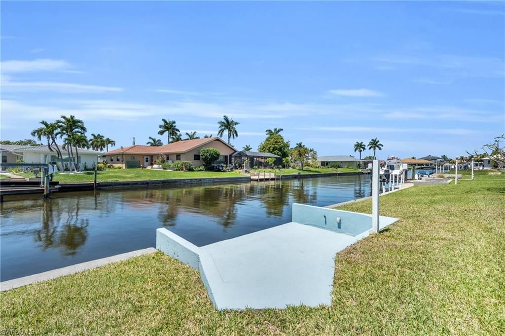 5230 Sarasota Ct, Cape Coral, FL 33904 Photo