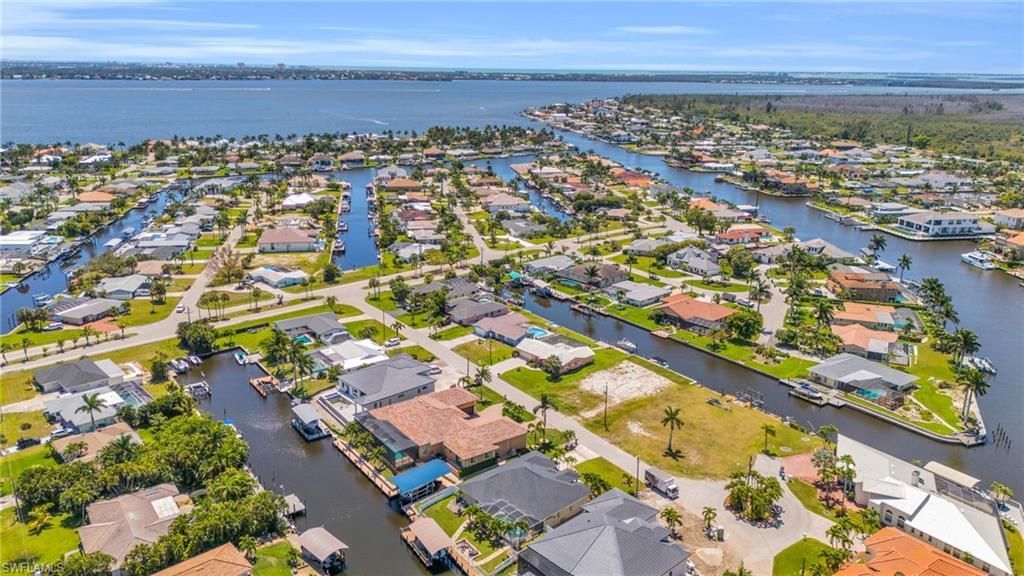 5230 Sarasota Ct, Cape Coral, FL 33904 Photo