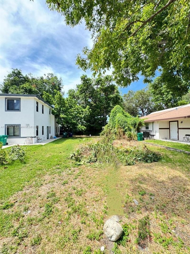1841 NW 70th St, Miami, FL 33147 Photo