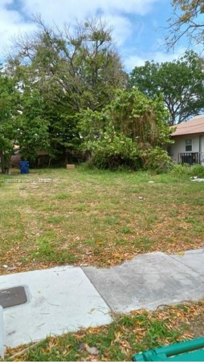 1841 NW 70th St, Miami, FL 33147 Photo