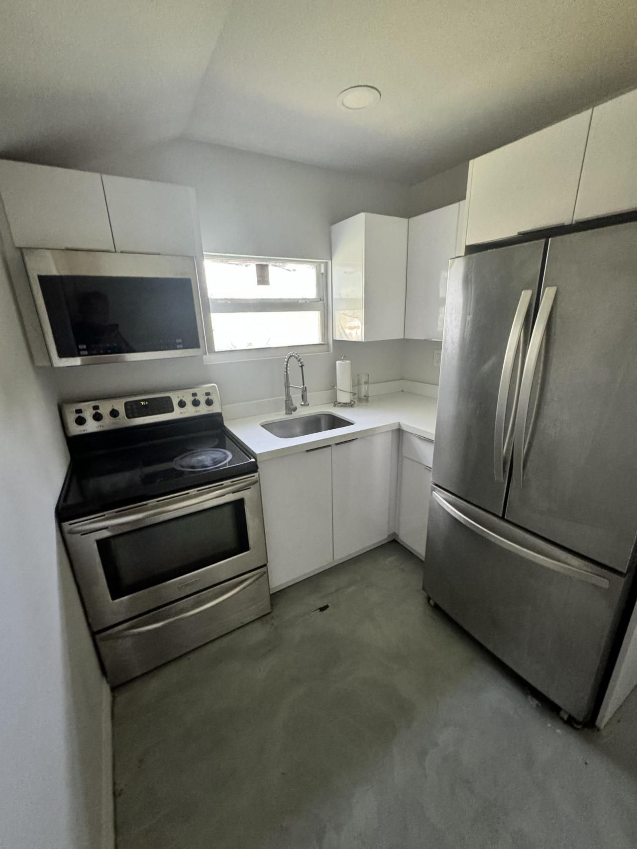 602 S 24th Avenue, Unit Rear, Hollywood, FL 33020 Photo