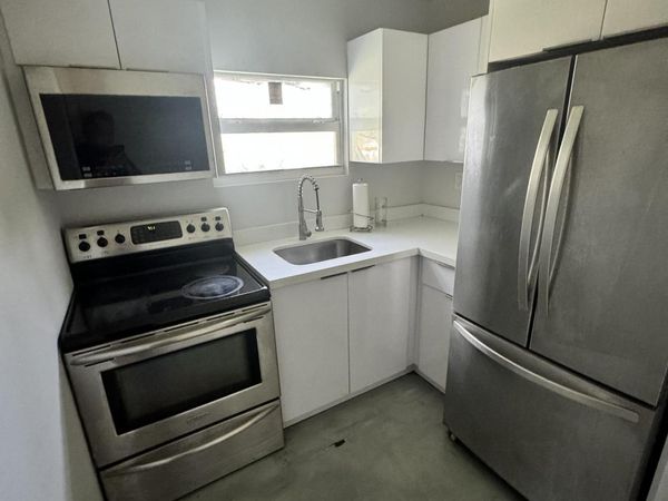 602 S 24th Avenue, Unit Rear, Hollywood, FL 33020