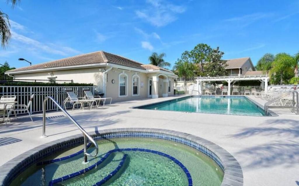 7189 Strand Circle, Unit 1, Bradenton, FL 34203 Photo