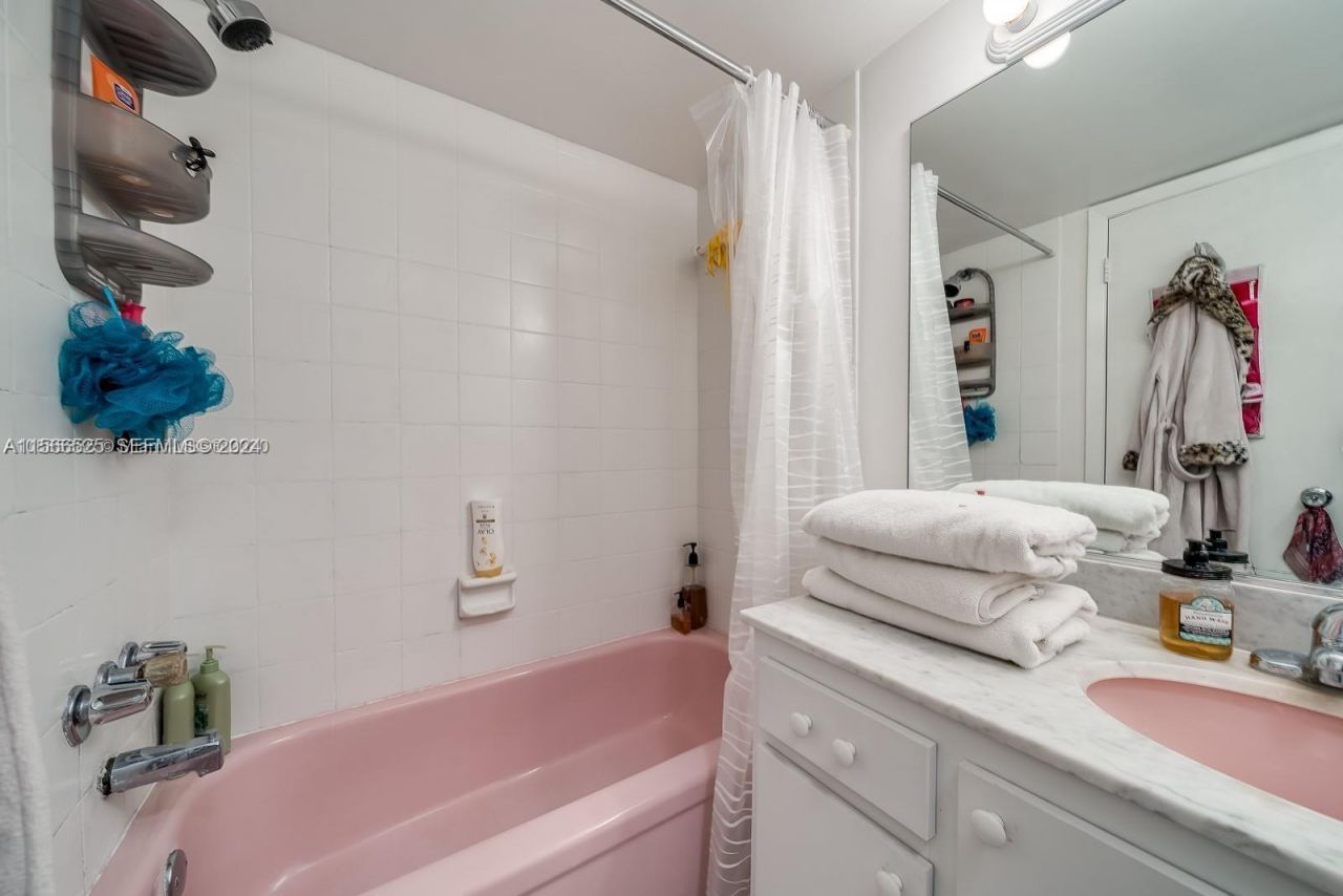 2750 NE 183rd St, Unit 1107, Aventura, FL 33160 Photo