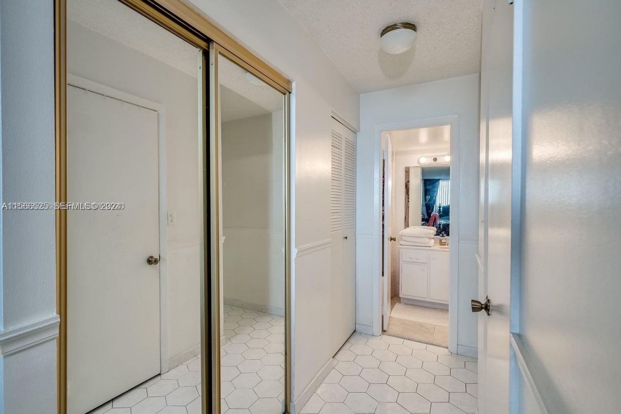 2750 NE 183rd St, Unit 1107, Aventura, FL 33160 Photo