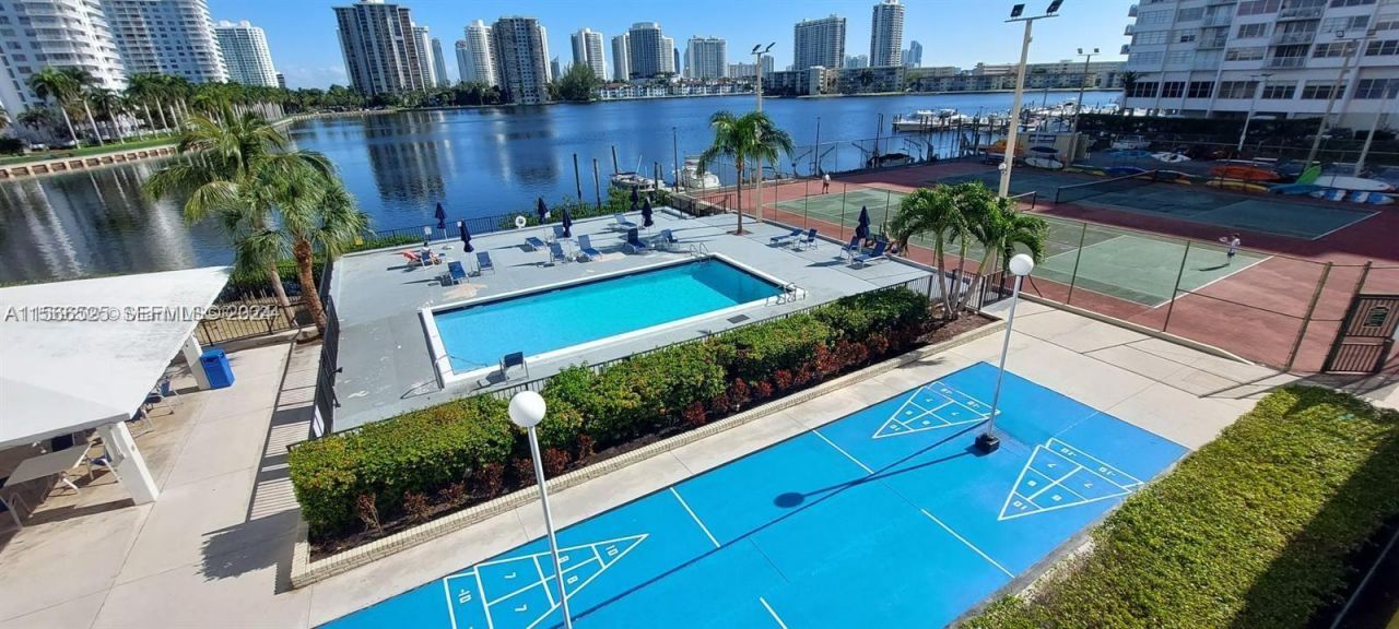 2750 NE 183rd St, Unit 1107, Aventura, FL 33160 Photo
