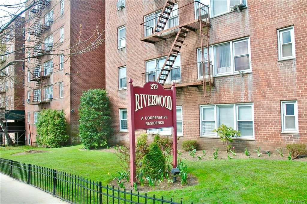 279 North Broadway Street, Unit 4H, Yonkers, NY 10701 Main Photo